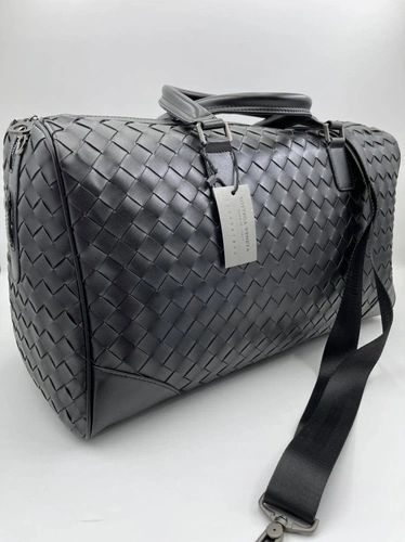 Дорожная кожаная сумка Bottega Veneta черная 50/30 см. коллекция 2021-2022 A70802