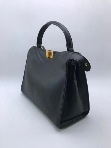 Женская сумка Fendi 32×24 черная фото-2