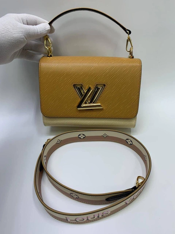 Женская кожаная сумка Louis Vuitton желто-бежевая 23/17 коллекция 2021-2022 фото-4