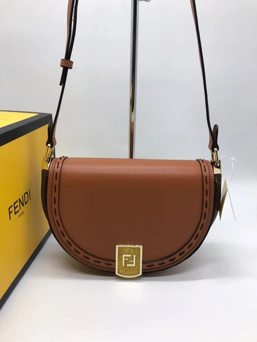 Женская кожаная сумка Fendi коричневая 25/17/8 фото-2