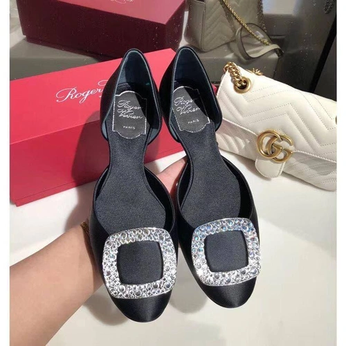 Женские туфли-балетки Roger Vivier черные коллекция 2021-2022 A77969