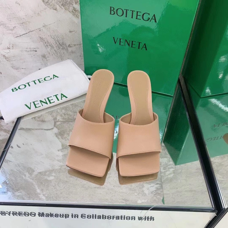 Женские босоножки-мюли кожаные Bottega Veneta бежевые коллекция лето-2021 фото-6