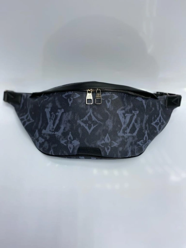 Поясная сумка Louis Vuitton из канвы Monogram черно-серая 46/19