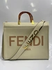 Женская кожаная сумка Fendi кремовая 40/34/21 коллекция 2021-2022 фото-1