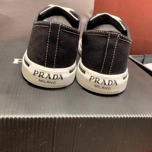 Кеды женские из текстиля Prada Milano черные с острым носом 2021-2022 фото-2