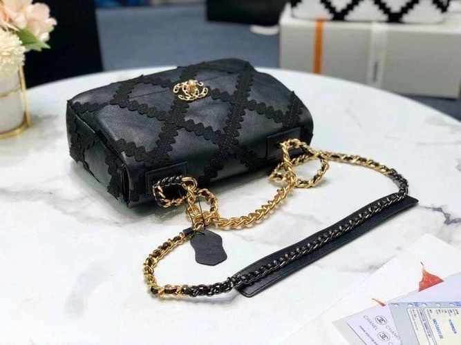 Женская кожаная сумка Chanel черная 26/17