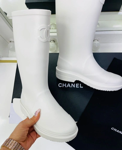 Сапоги женские Chanel белые А4999