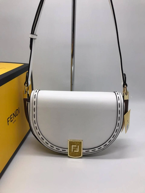 Женская кожаная сумка Fendi белая 25/17/8 фото-3