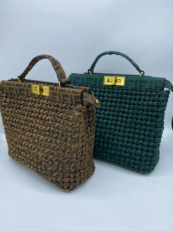 Женская плетеная сумка Fendi зеленая 30/27 см коллекция 2021-2022 фото-5