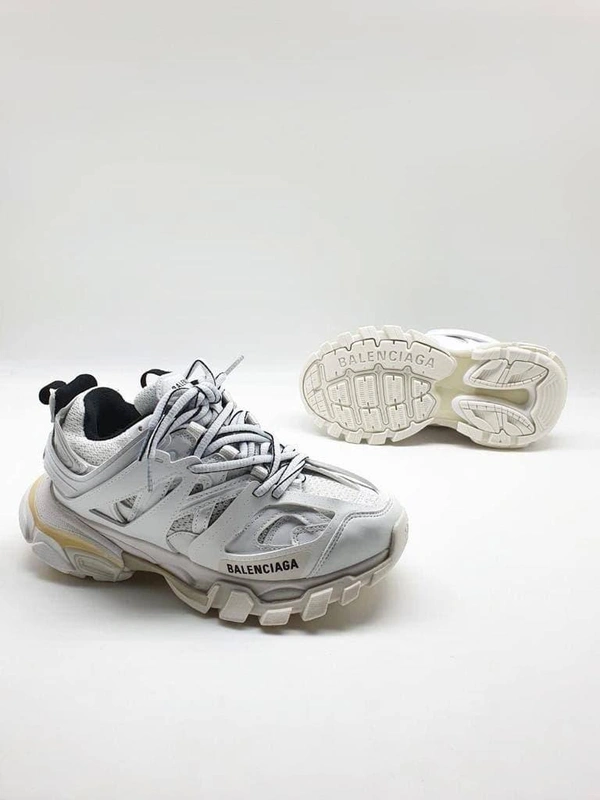 Женские кроссовки Balenciaga Track.2 белые коллекция 2021-2022 A69992 фото-3