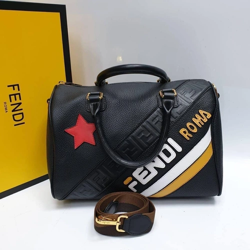 Женская кожаная сумка Fendi черная 30/22/15