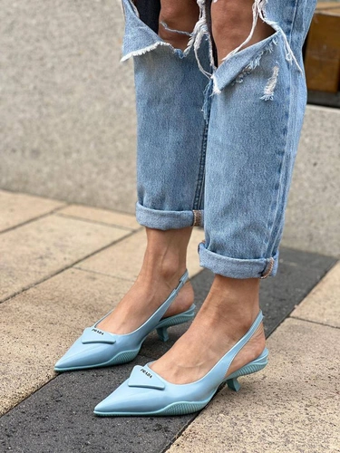 Туфли-лодочки Prada Soft Padded Leather Slingback Blue фото-2