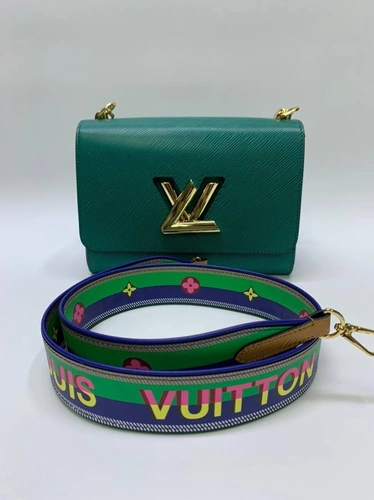 Женская кожаная сумка Louis Vuitton зеленая 23/17 коллекция 2021-2022