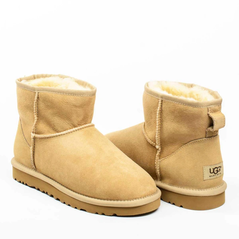 Угги женские ботинки UGG Mini Classic Sand фото-2