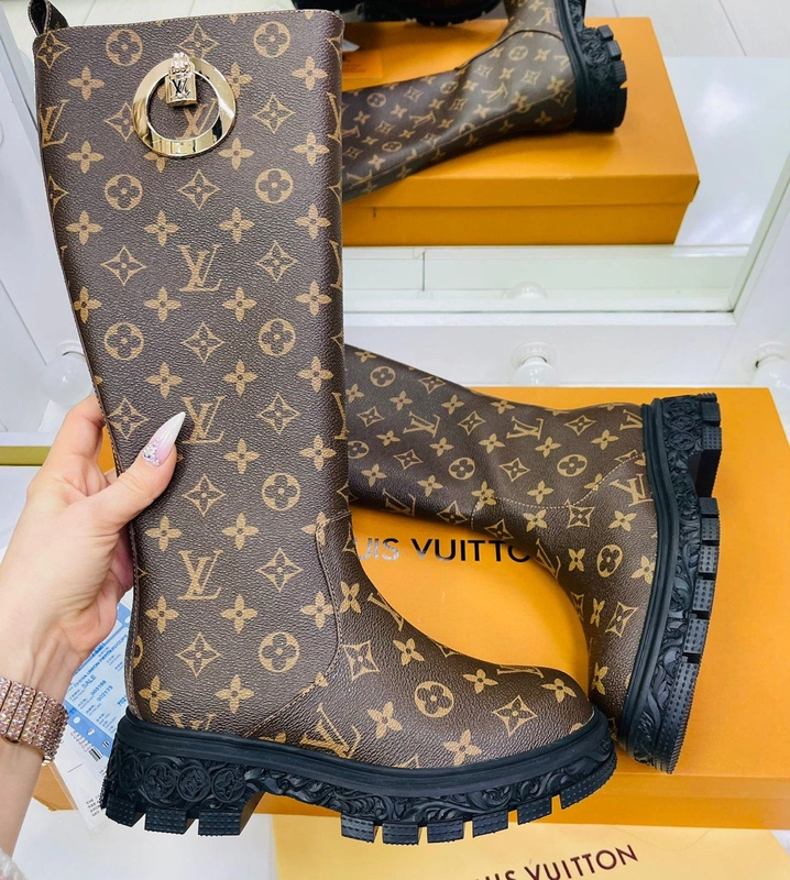 Сапоги женские Louis Vuitton коричневые А5012 фото-2