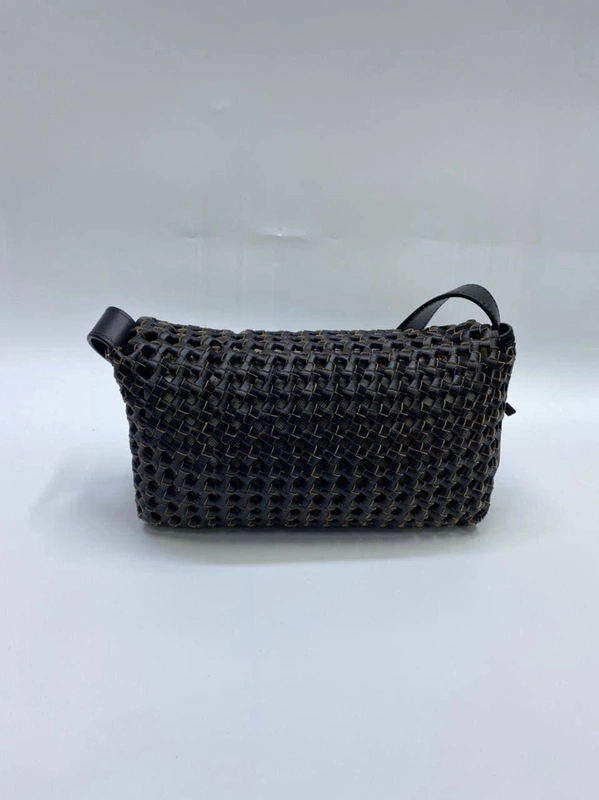 Сумка-клатч Bottega Veneta Intrecciato черная 26/15 коллекция 2021-2022 фото-5