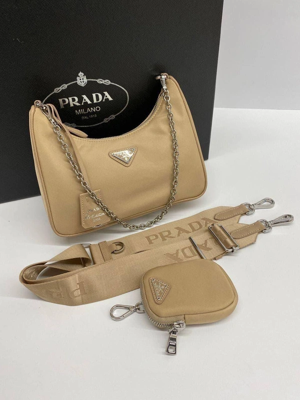 Сумка женская Prada Re-Edition бежевая премиум-люкс 23/17/6 A62678