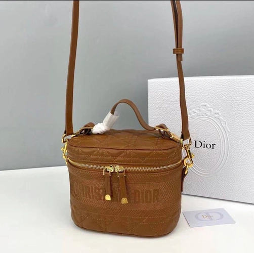 Женская кожаная сумка-косметичка Dior Travel коричневая 22/16 фото-9