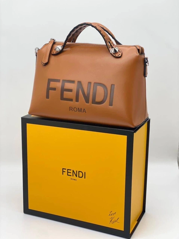 Женская кожаная сумка Fendi оранжевая 27/16 коллекция 2021-2022 фото-7