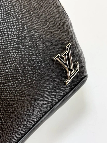 Сумка-слинг Louis Vuitton Avenue A103926 черная 32/20 см фото-3