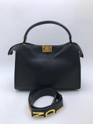 Женская сумка Fendi 32×24 черная