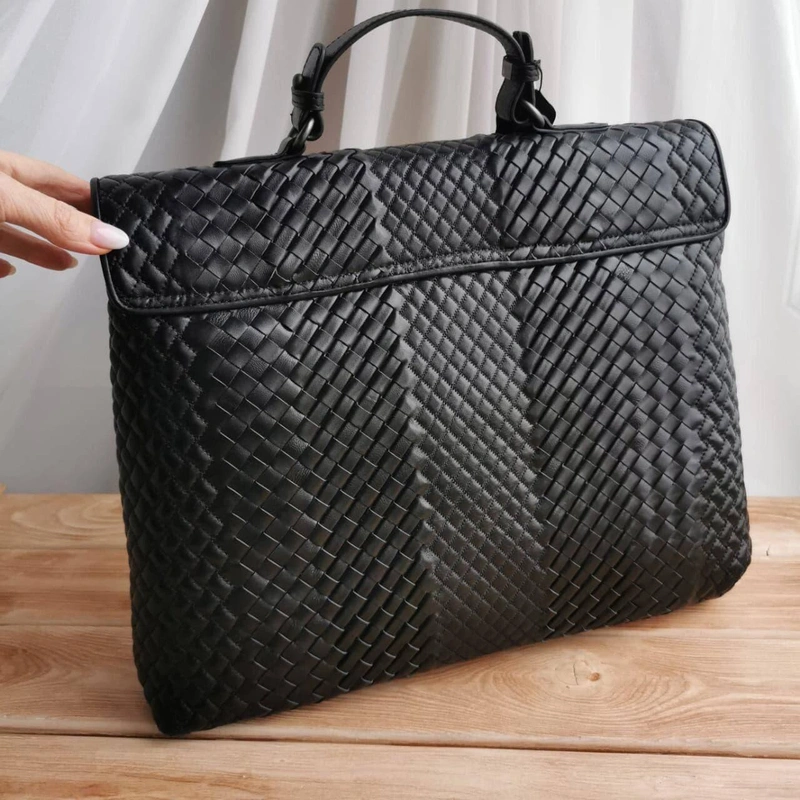 Мужской кожаный портфель Bottega Veneta черный 38/31 коллекция 2021-2022 фото-3