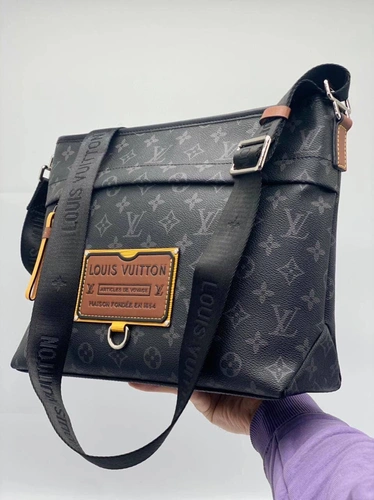 Мужская сумка Louis Vuitton черная 31/25 коллекция 2021-2022 фото-4