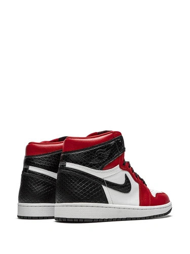 Кроссовки Nike Air Jordan 1 Retro Black/White/Red фото-4