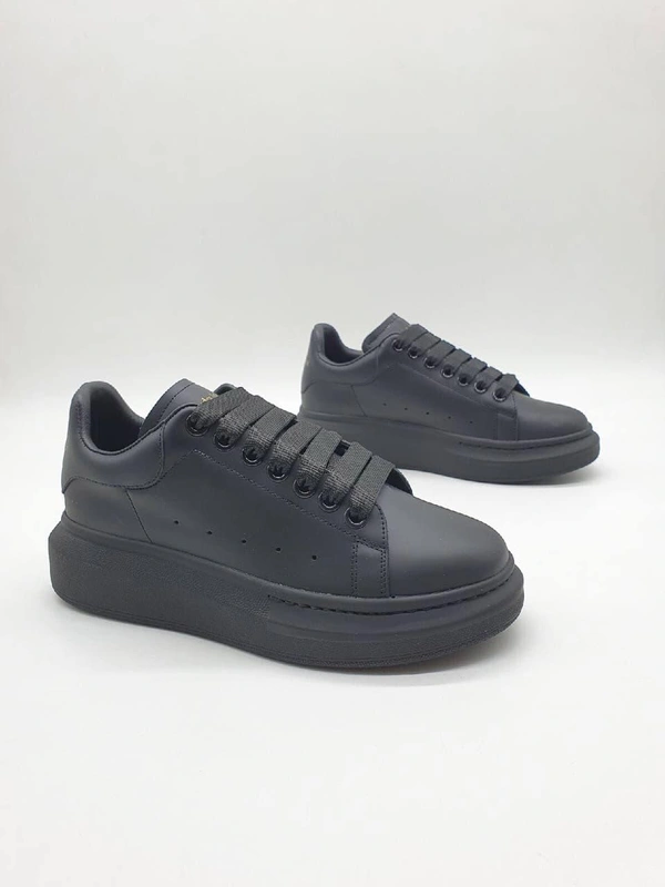 Кроссовки Alexander McQueen Oversized Larry Black