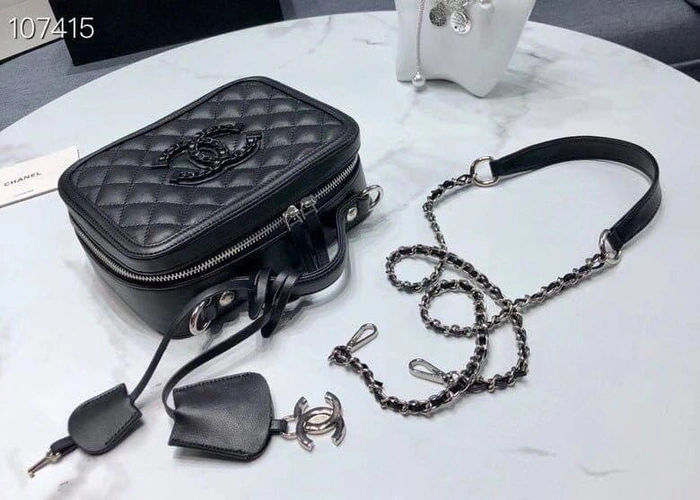 Женская кожаная сумка Chanel черная 20/15