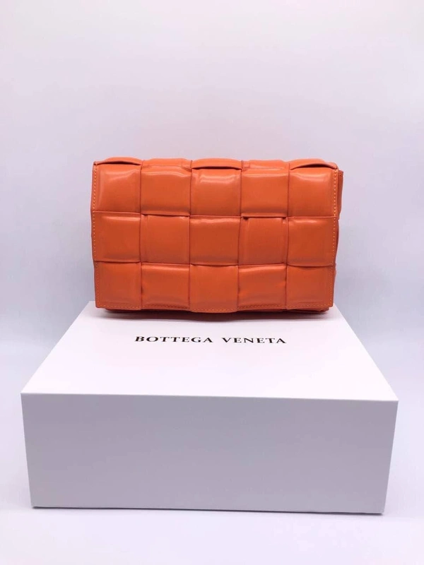 Женский плетеный кожаный клатч Bottega Veneta оранжевый 27/17/6 коллекция 2021-2022 фото-4