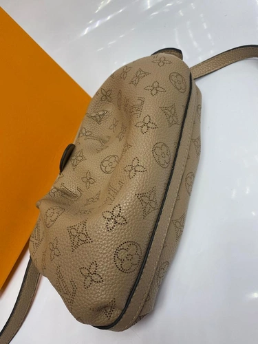 Женский кожаный клатч Louis Vuitton бежевый 25/15 см фото-3