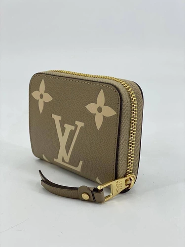 Женский кожаный кошелёк Louis Vuitton коричневый 11/8 коллекция 2021-2022 фото-3