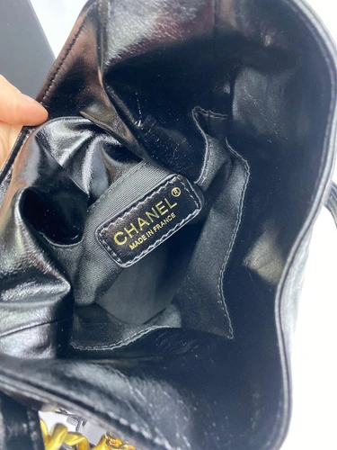 Женская кожаная сумка Chanel черная лакированная 26/17 см. фото-8