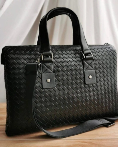 Портфель Bottega Veneta A104196 черный 39/26 см