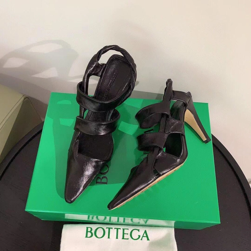 Женские босоножки кожаные Bottega Veneta черные коллекция лето-2021 A74233 фото-4