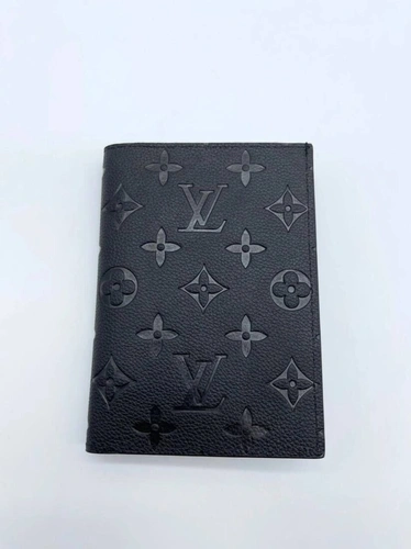 Обложка для паспорта Louis Vuitton A104135 чёрная 14/10 см фото-5