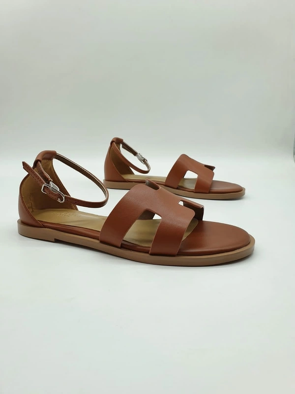 Босоножки женские Hermes Chypre Sandals A110041 кожаные коричневые