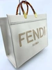 Женская сумка Fendi бежевая 39/35/20 коллекция 2021-2022 фото-1