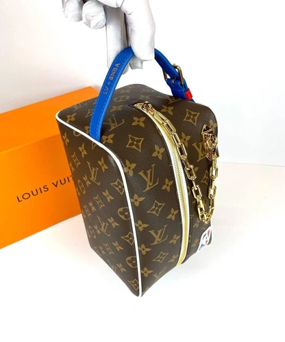 Женская сумка Louis Vuitton Cloakroom Dopp Kit LV x NBA премиум-люкс коричневая 24/15/15 фото-4