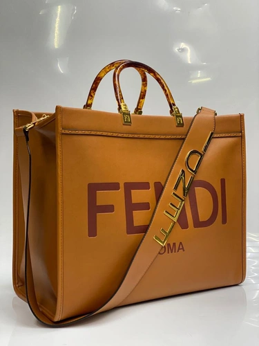 Женская кожаная сумка Fendi коричневая 40/34/21 коллекция 2021-2022