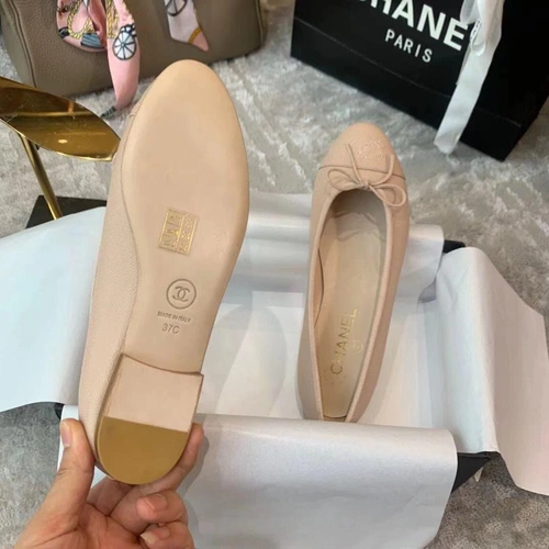 Туфли-балетки Chanel белые из зернистой кожи коллекция 2021-2022 фото-3