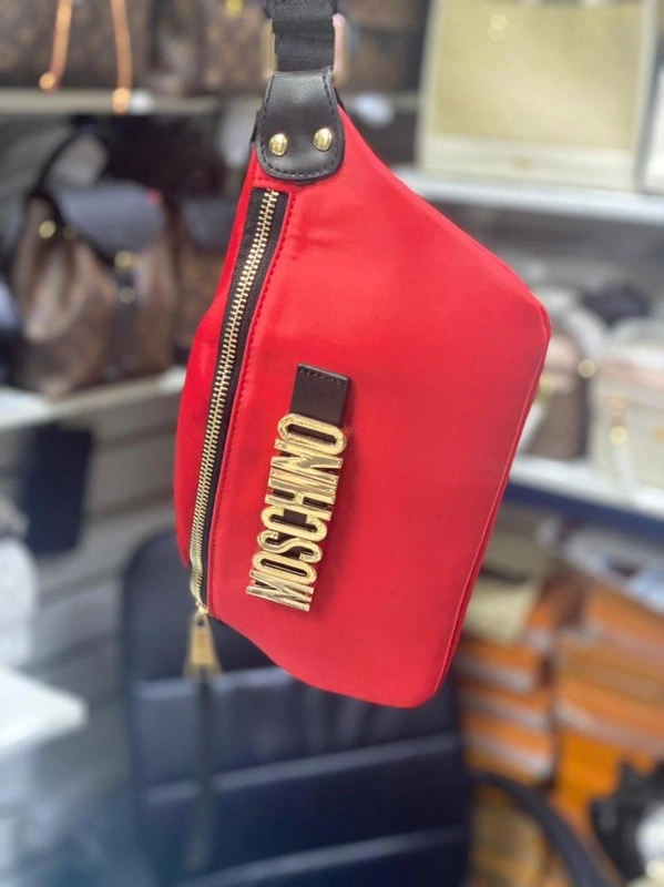 Поясная сумка Moschino красная тканевая с поясным ремнём 27/15 см фото-3