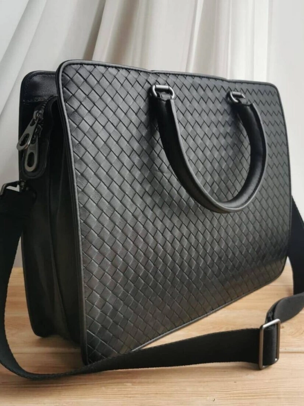 Портфель Bottega Veneta A104205 черный 38/29 см