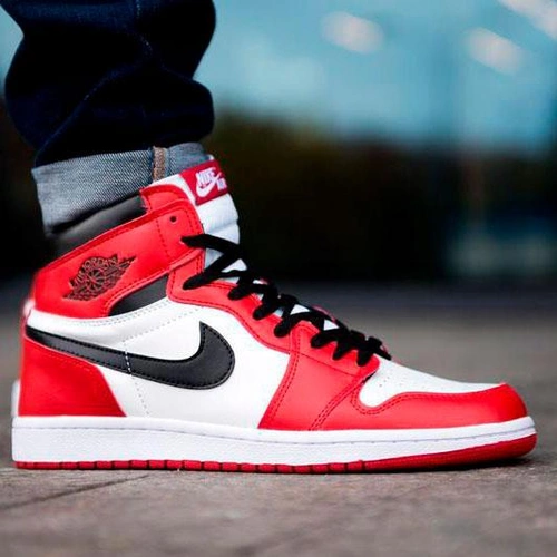 Кроссовки Nike Air Jordan 1 Retro High OG Chicago 332550-163 красно-белые фото-2