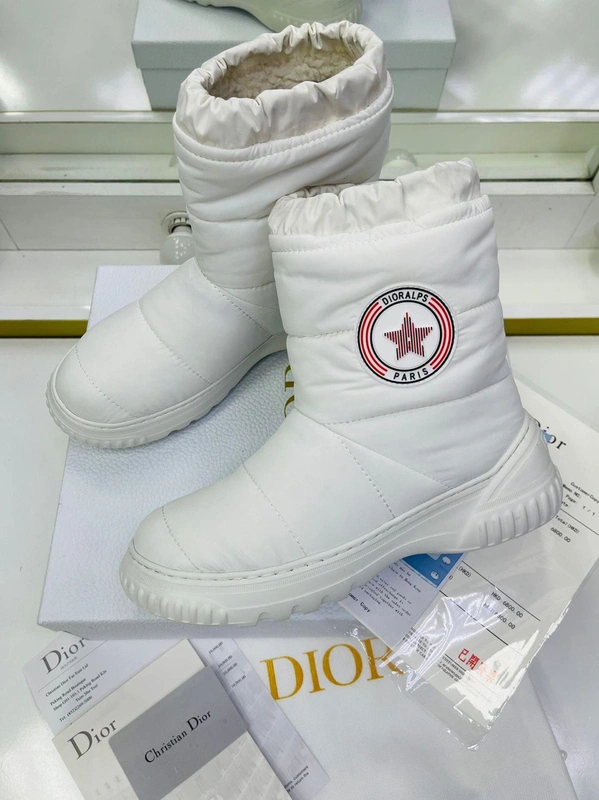 Угги женские Christian Dior белые А5028