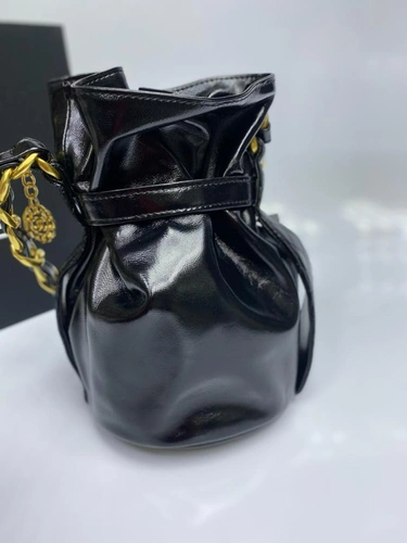 Женская кожаная сумка Chanel черная лакированная 26/17 см. фото-5
