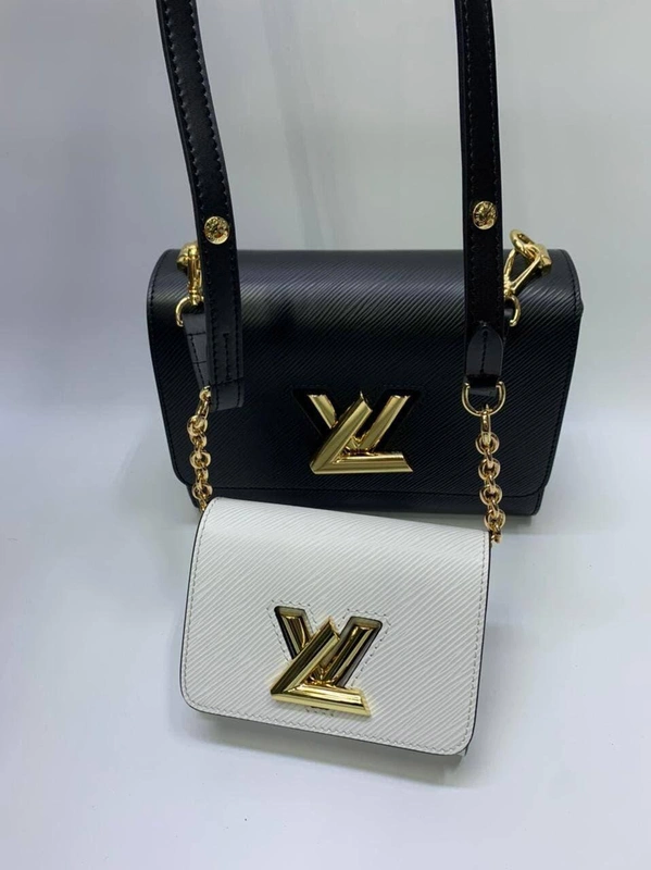 Женская кожаная сумка Louis Vuitton черная 23/17 коллекция 2021-2022 A68461 фото-3