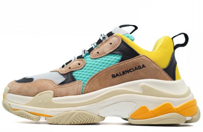 Триплы — Хит! Кроссовки Balenciaga Triple S фото